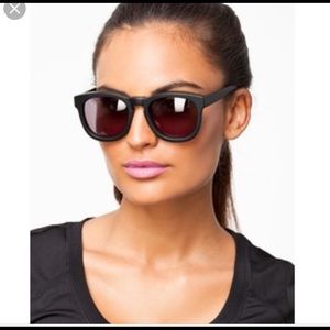 Wildfox couture “classic fox” matte black